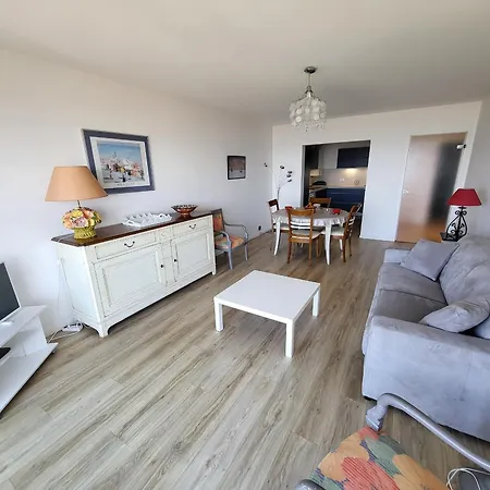 T3 Renove Face A La Avec Garage Et Wifi - Fr-1-92-919 דירה