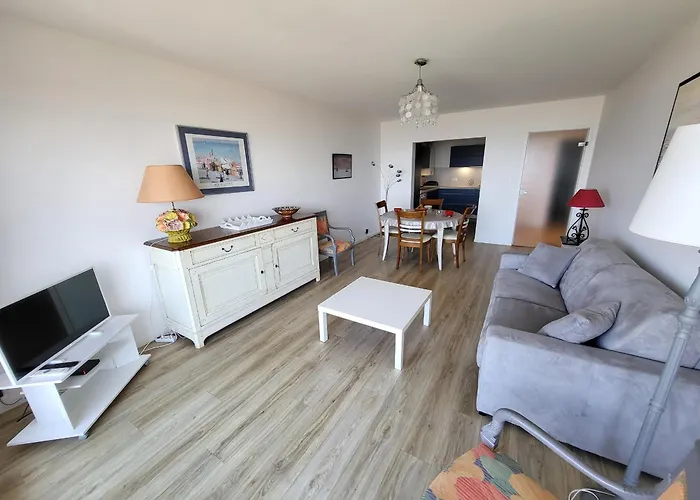 T3 Renove Face A La Avec Garage Et Wifi - Fr-1-92-919 Apartmán